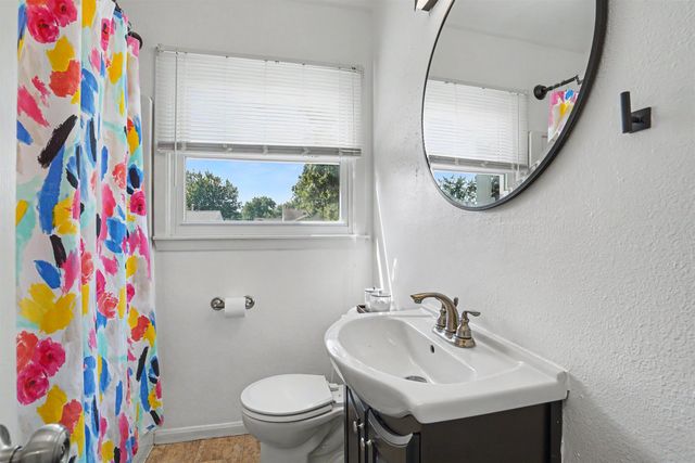 1740 Corning Avenue, Waterloo, IA 50701