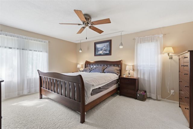 1056 Maplenol Drive, West Des Moines, IA 50266