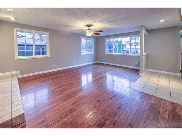 713 Ne 152ND Ave, Vancouver, WA 98684