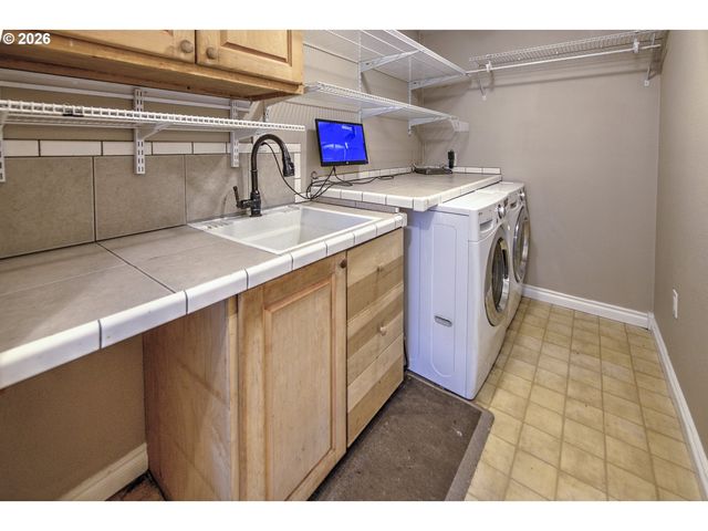 713 Ne 152ND Ave, Vancouver, WA 98684