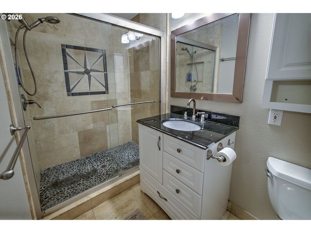 713 Ne 152ND Ave, Vancouver, WA 98684