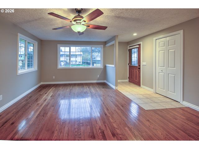 713 Ne 152ND Ave, Vancouver, WA 98684