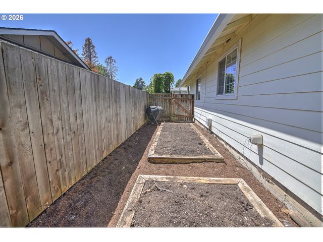 713 Ne 152ND Ave, Vancouver, WA 98684