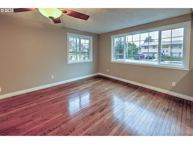 713 Ne 152ND Ave, Vancouver, WA 98684