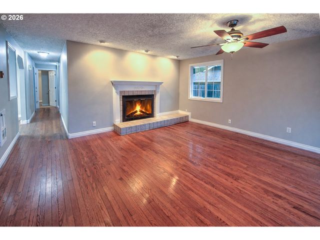 713 Ne 152ND Ave, Vancouver, WA 98684