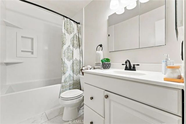 22754 Madrid, Lake Forest, CA 92630