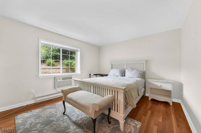 27 Corsa Ter 8A, Ridgewood Village, NJ 07450