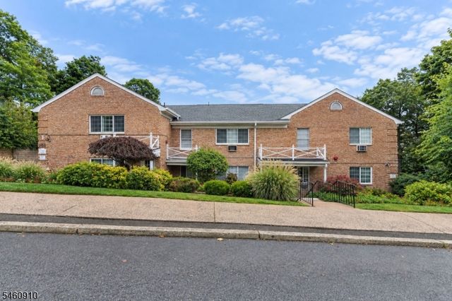 27 Corsa Ter 8A, Ridgewood Village, NJ 07450