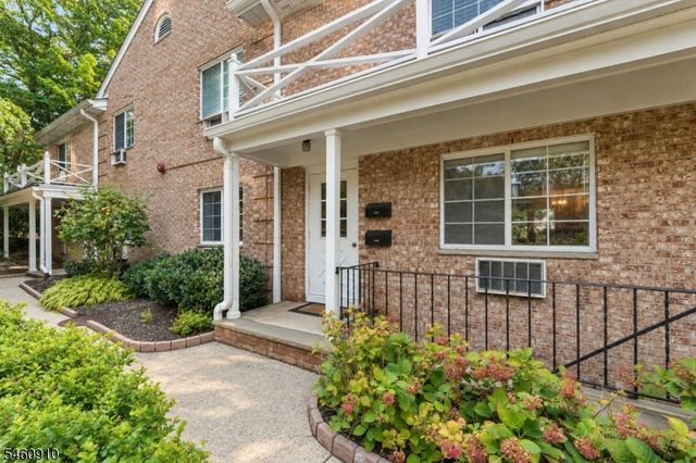 27 Corsa Ter 8A, Ridgewood Village, NJ 07450