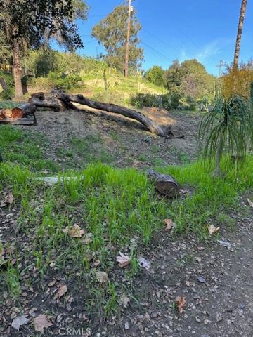 1295 Loma Vista, Pomona, CA 91768