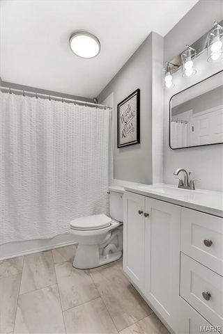 723 Westglen Village Drive, Ballwin, MO 63021