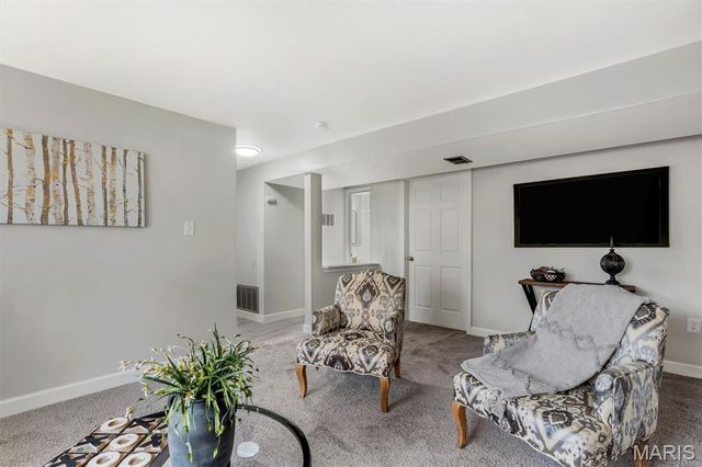 723 Westglen Village Drive, Ballwin, MO 63021