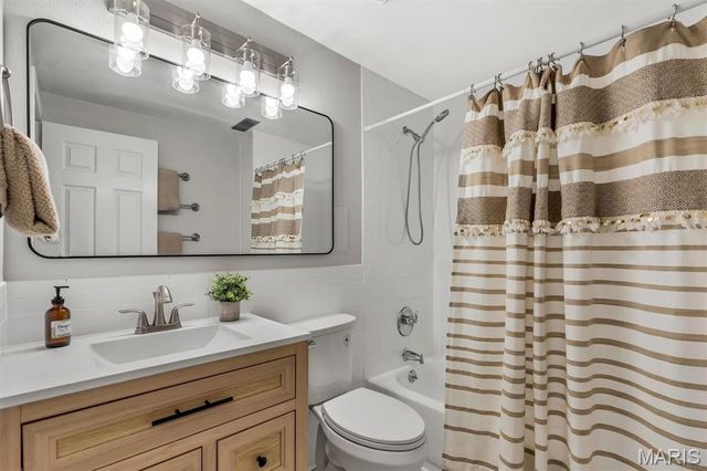 723 Westglen Village Drive, Ballwin, MO 63021