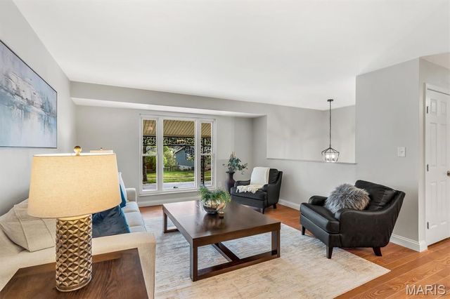 723 Westglen Village Drive, Ballwin, MO 63021