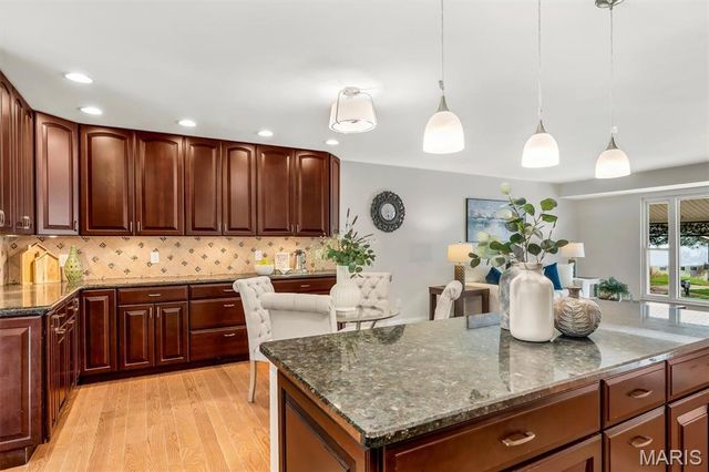 723 Westglen Village Drive, Ballwin, MO 63021