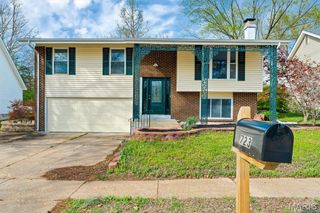 723 Westglen Village Drive, Ballwin, MO 63021