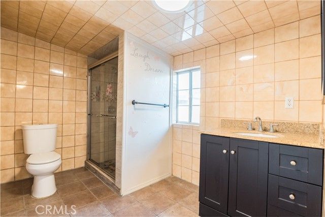 11571 Telegraph, Santa Fe Springs, CA 90670