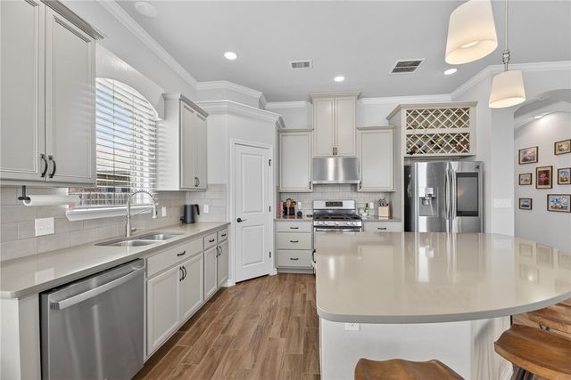 7805 Rancho Vista Blvd W, Corpus Christi, TX 78414
