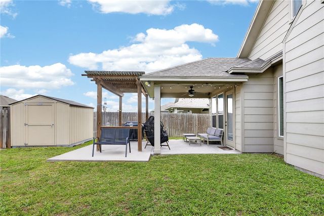 7805 Rancho Vista Blvd W, Corpus Christi, TX 78414