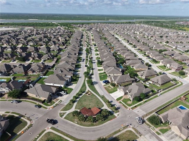 7805 Rancho Vista Blvd W, Corpus Christi, TX 78414