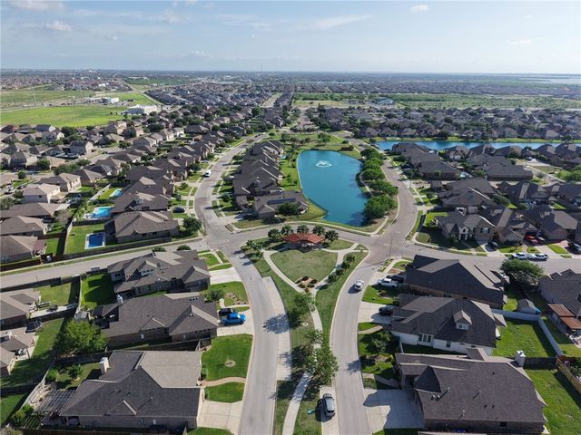 7805 Rancho Vista Blvd W, Corpus Christi, TX 78414