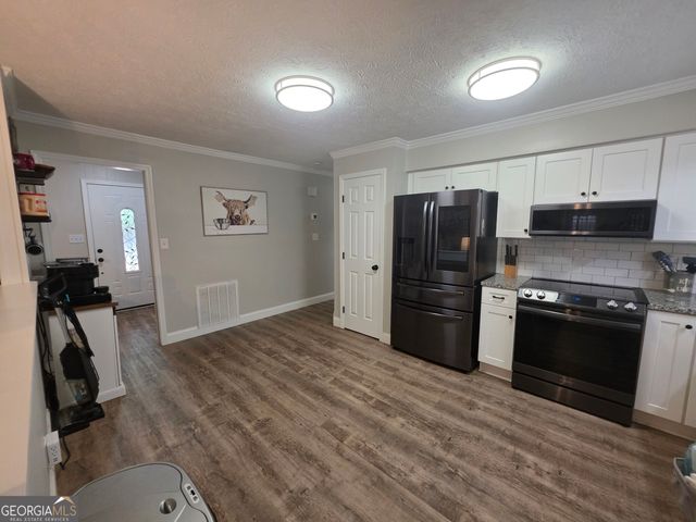 105 Heatherbrook Drive, Lagrange, GA 30240
