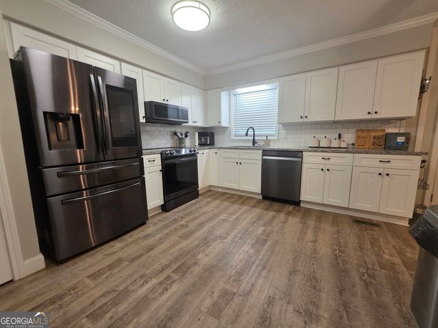 105 Heatherbrook Drive, Lagrange, GA 30240