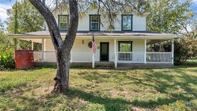 695 Fox Trotter Road, Seguin, TX 78155