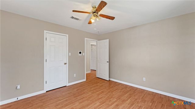 695 Fox Trotter Road, Seguin, TX 78155