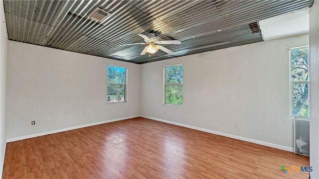 695 Fox Trotter Road, Seguin, TX 78155