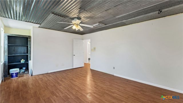 695 Fox Trotter Road, Seguin, TX 78155
