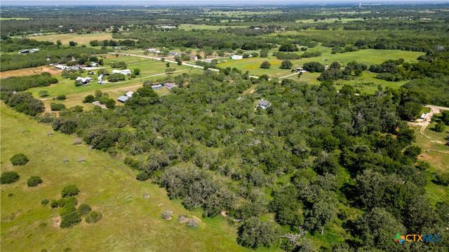 695 Fox Trotter Road, Seguin, TX 78155