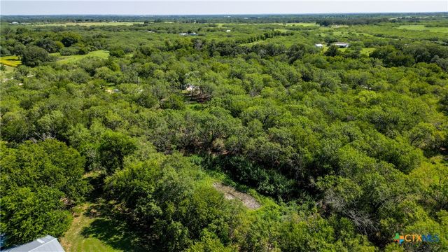 695 Fox Trotter Road, Seguin, TX 78155