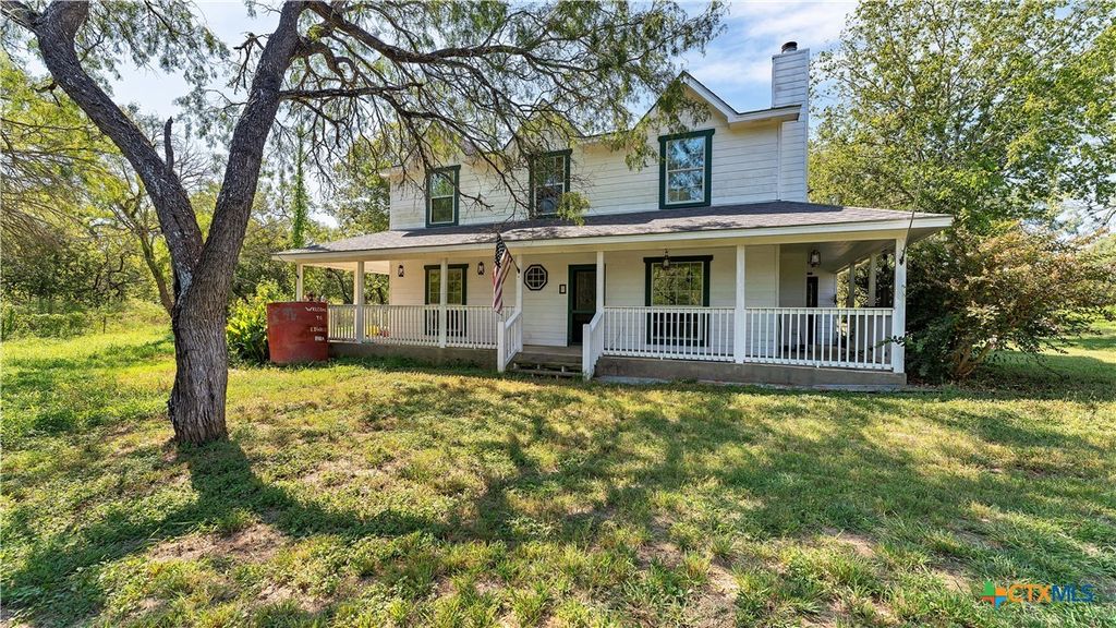 695 Fox Trotter Road, Seguin, TX 78155