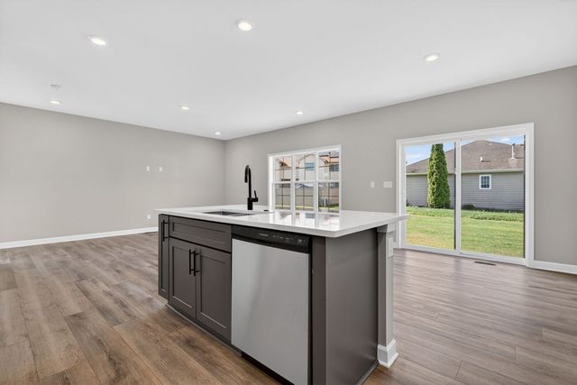 1963 Taller Road, Morris, IL 60450