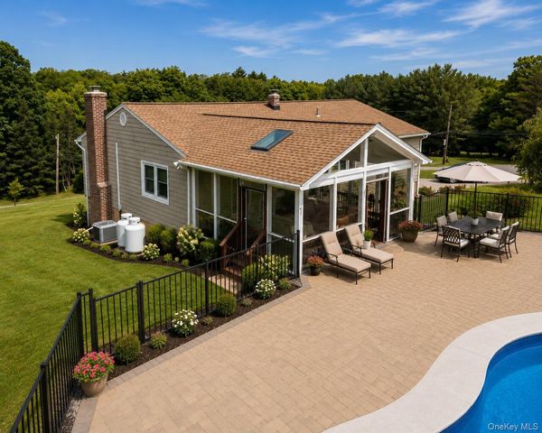 4 Shana Lane, Mahopac, NY 10541