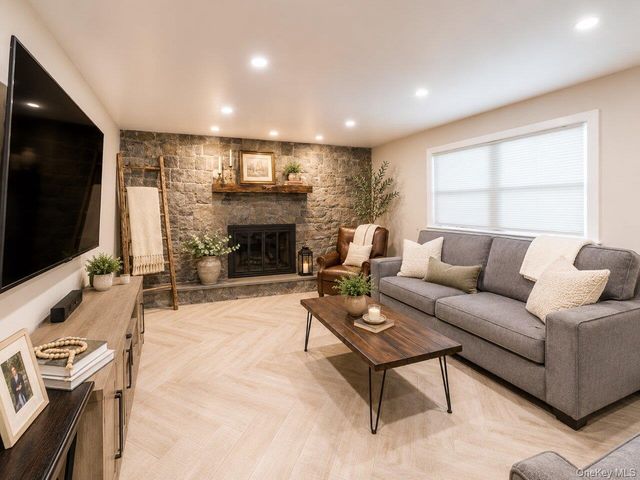 4 Shana Lane, Mahopac, NY 10541