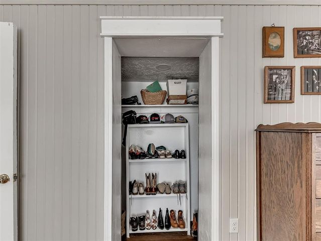 209 W Etowah Rd, Noble, OK 73068