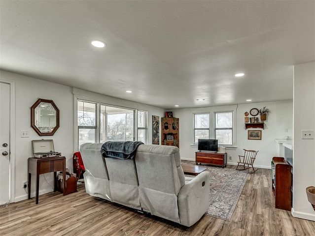 209 W Etowah Rd, Noble, OK 73068