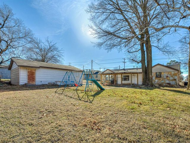 209 W Etowah Rd, Noble, OK 73068