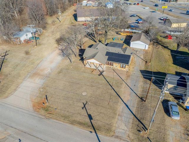 209 W Etowah Rd, Noble, OK 73068
