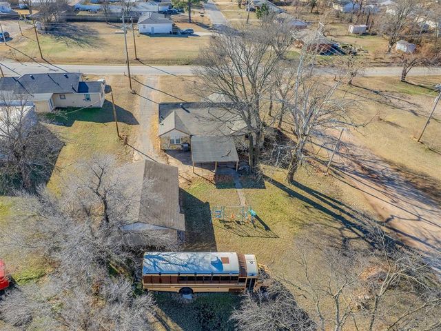 209 W Etowah Rd, Noble, OK 73068