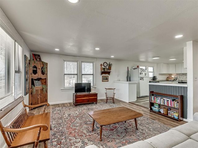 209 W Etowah Rd, Noble, OK 73068