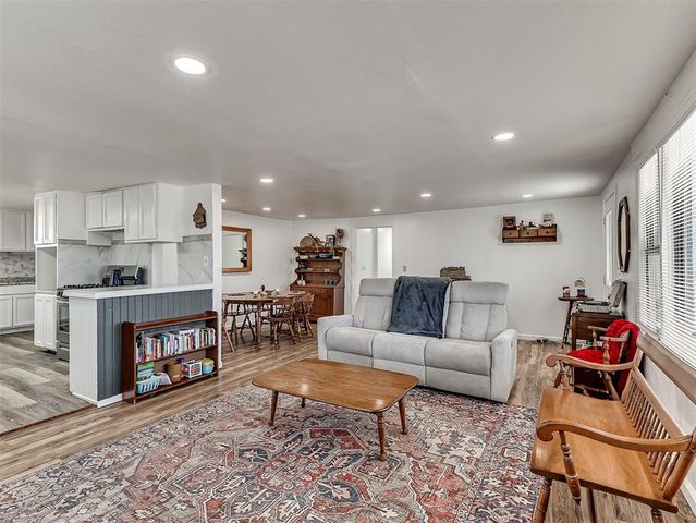 209 W Etowah Rd, Noble, OK 73068