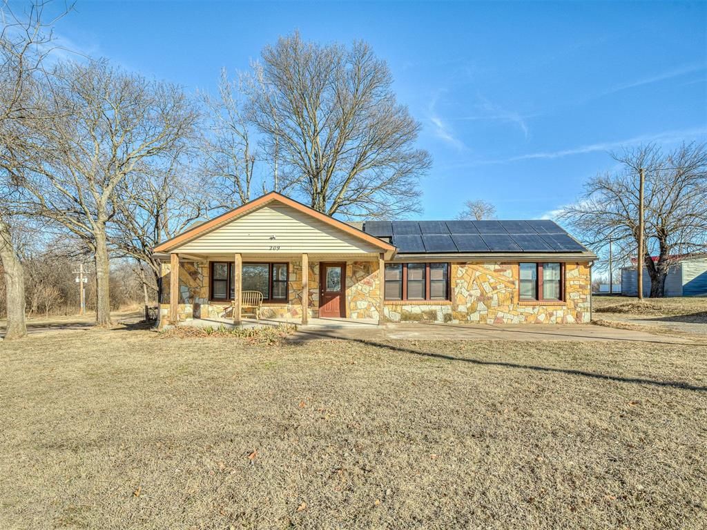 209 W Etowah Rd, Noble, OK 73068