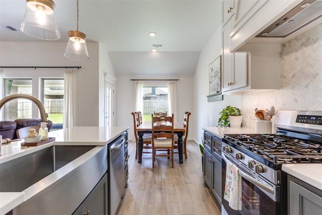 9304 NW 89th Street, Yukon, OK 73099