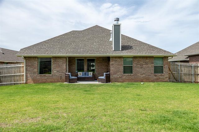 9304 NW 89th Street, Yukon, OK 73099