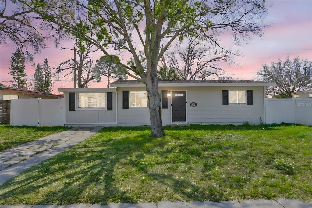 Image 22 of property listing at 4718 W OKLAHOMA AVENUE, Tampa, FL 33616