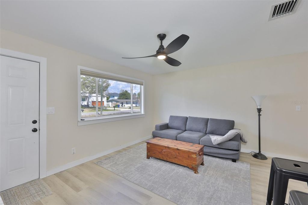 Image 6 of property listing at 4718 W OKLAHOMA AVENUE, Tampa, FL 33616