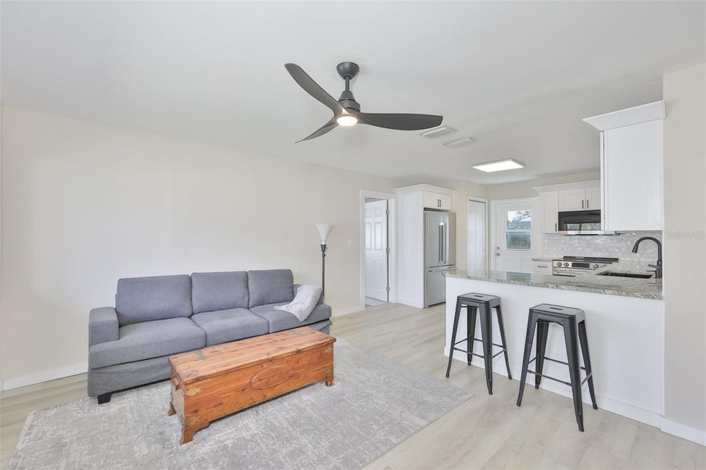 Image 7 of property listing at 4718 W OKLAHOMA AVENUE, Tampa, FL 33616